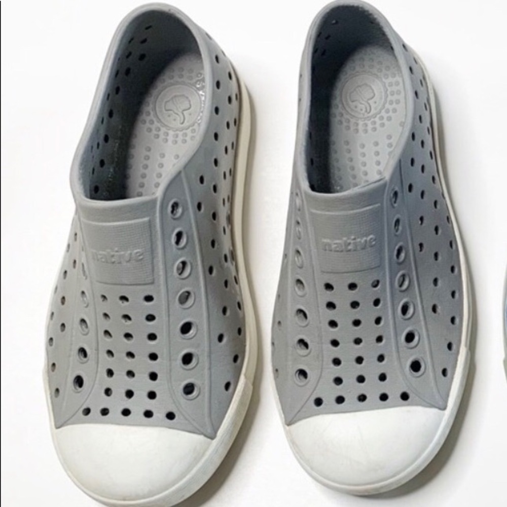 Size 11 native toddler shoes
